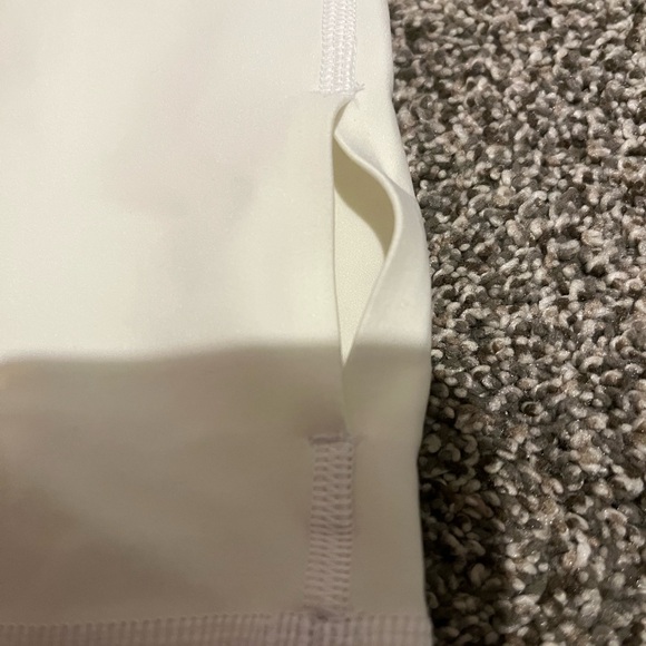 NWT🩷ON RUNNING🤍LONG SLEEVE WORKOUT TOP & LEGGINGS - Picture 6 of 16